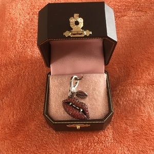 Juicy Couture 2011 LE fangs vampire lips charm!